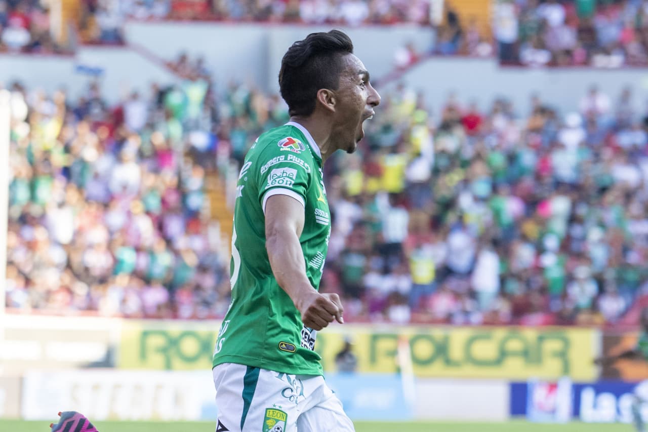 El León mostró su poderío y al minuto 89 Angél Mena le volvio a dar la ventaja al cuadro felino.