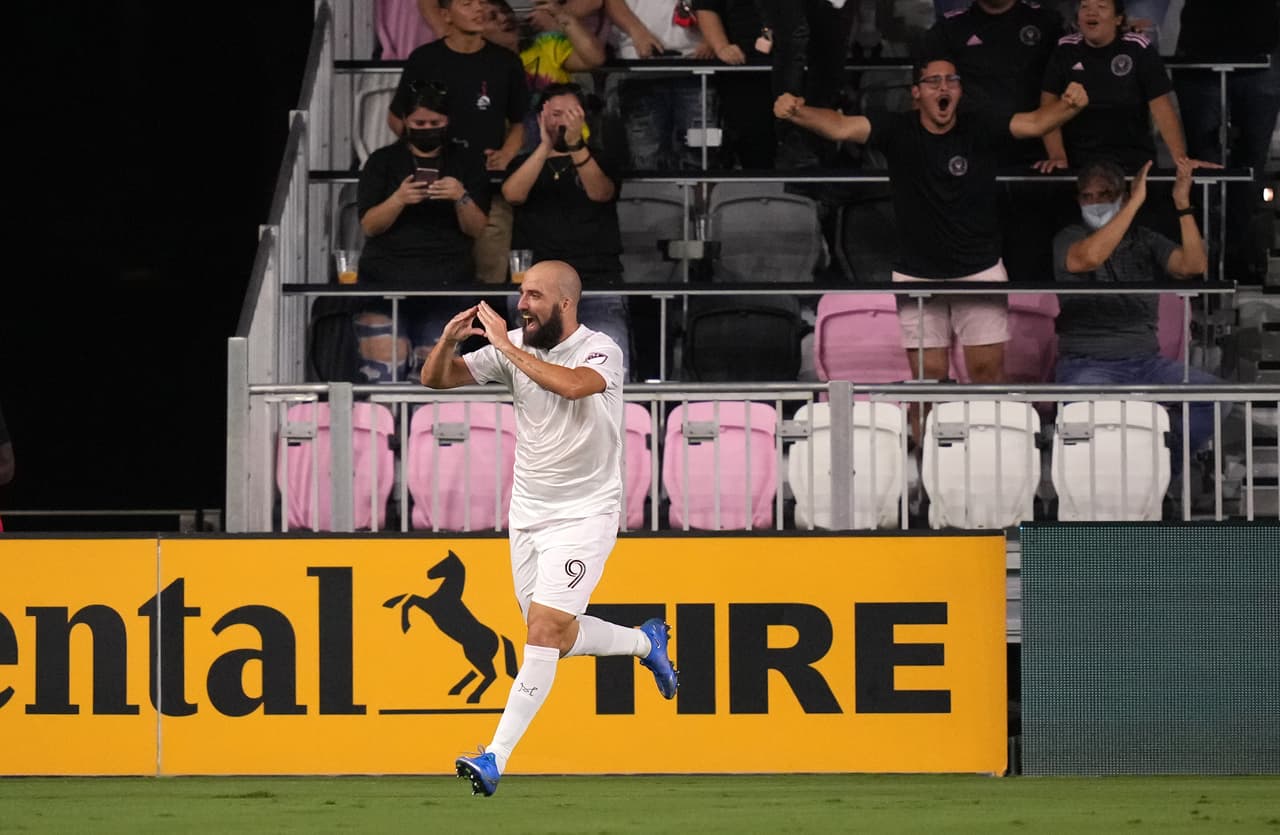 En la cancha, un gol de Gonzalo Higuaín fue suficiente para que Inter Miami CF derrotara a Columbus Crew SC.
<br>