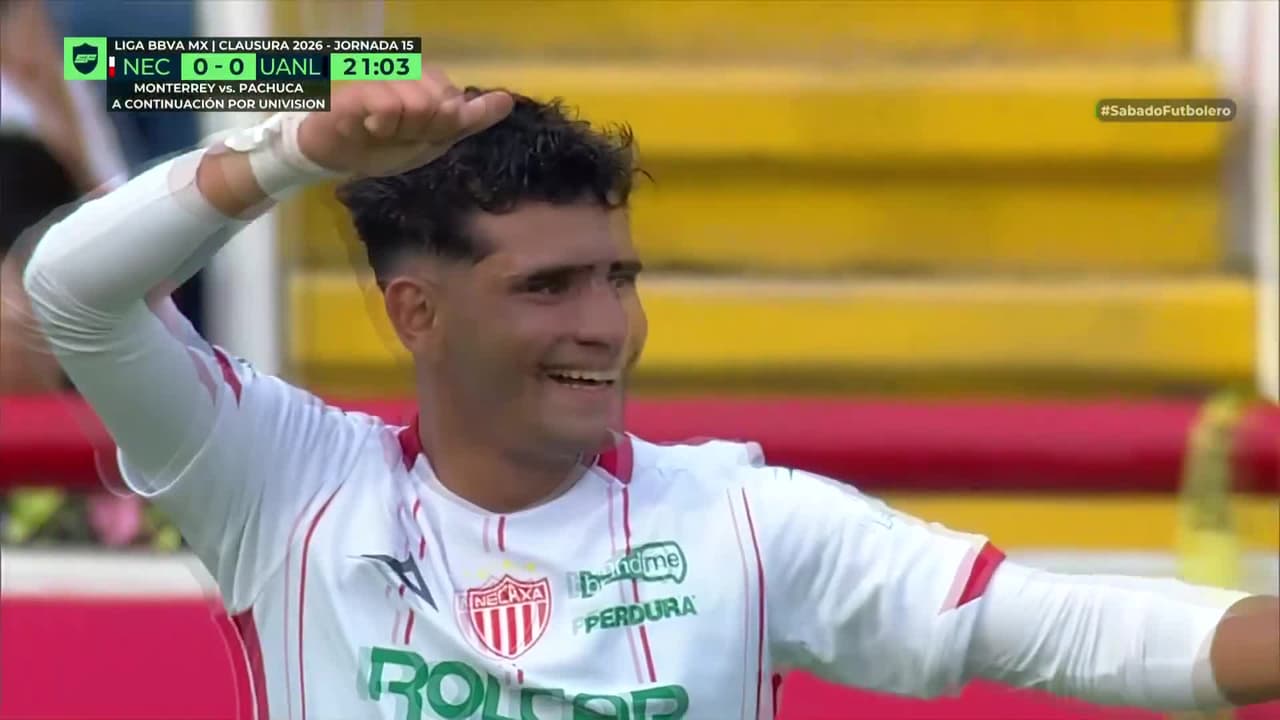 ¡Primer aviso del Necaxa! Javier Ruiz dispara, pero Nahuel controla