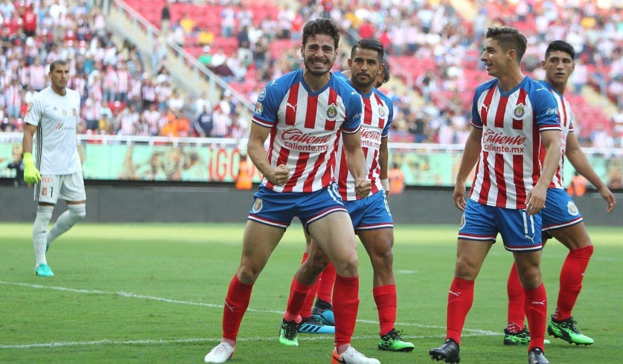 <b>Antonio 'Pollo' Briseño,</b> nuevo refuerzo de Chivas, ha levantado revuelo con sus efusivas celebraciones tras acciones defensivas.