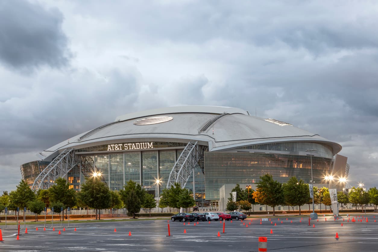 <h3 class="cms-H3-H3">Texas</h3>
<br>
<br>Ciudad: Dallas
<br>Estadio: AT&T Stadium