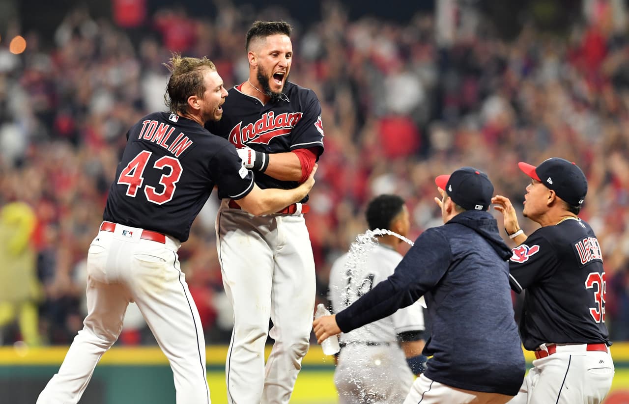 Indios y Cachorros con el pie derecho en la postemporada