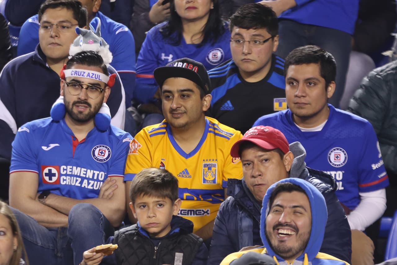 Fanáticos de Cruz Azul y Tigres aguardan por el encuentro de la Jornada 3 del Clausura 2019.