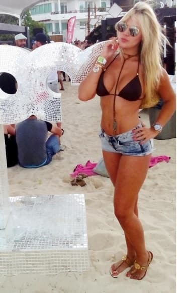 La exuberante modelo colombiana ha afirmado que es muy amiga del jugador del Barcelona desde el año pasado cuando Neymar la buscó por redes sociales.