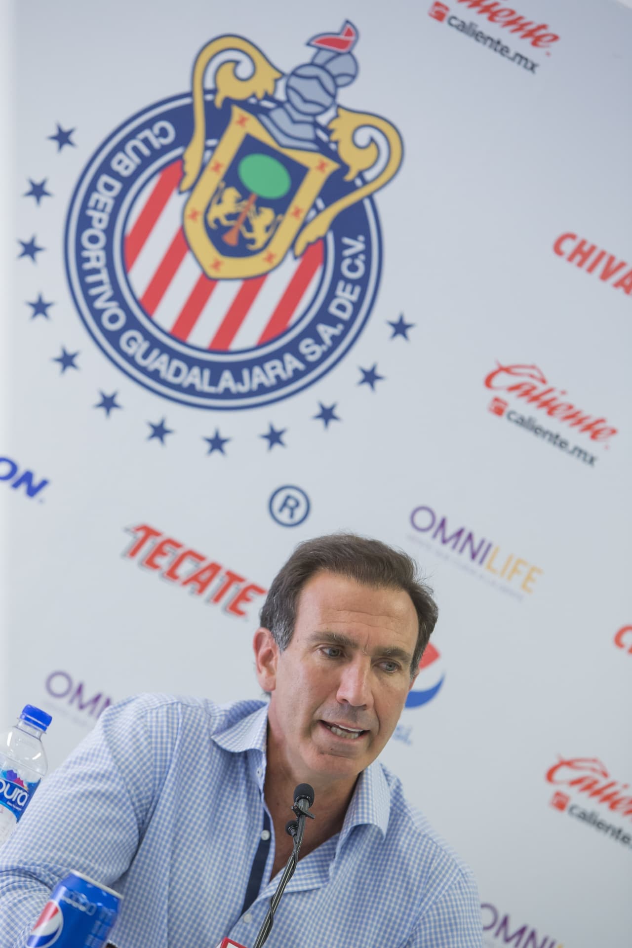 Lo que no está claro, y por eso un semblante adusto la mayor parte de la rueda de prensa para De Anda, es que Almeyda no ha dado una postura y no se sabe si él se quiere quedar en Chivas.