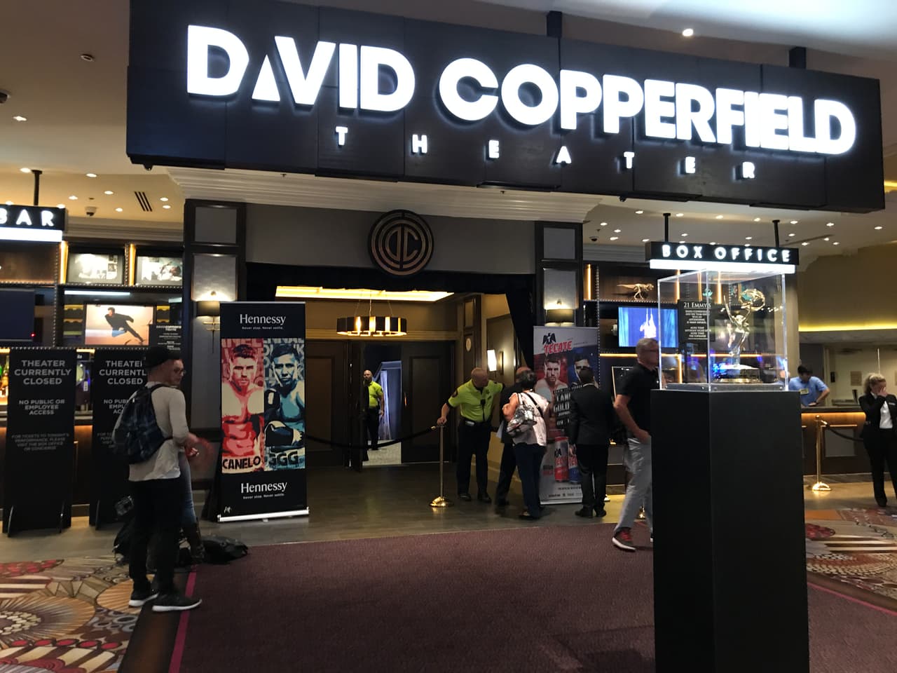 El David Copperfield Theatre también promocionó la pelea, sobre todo al ser el recinto en el que se llevó a cabo la última conferencia de prensa entre ambos pugilistas.