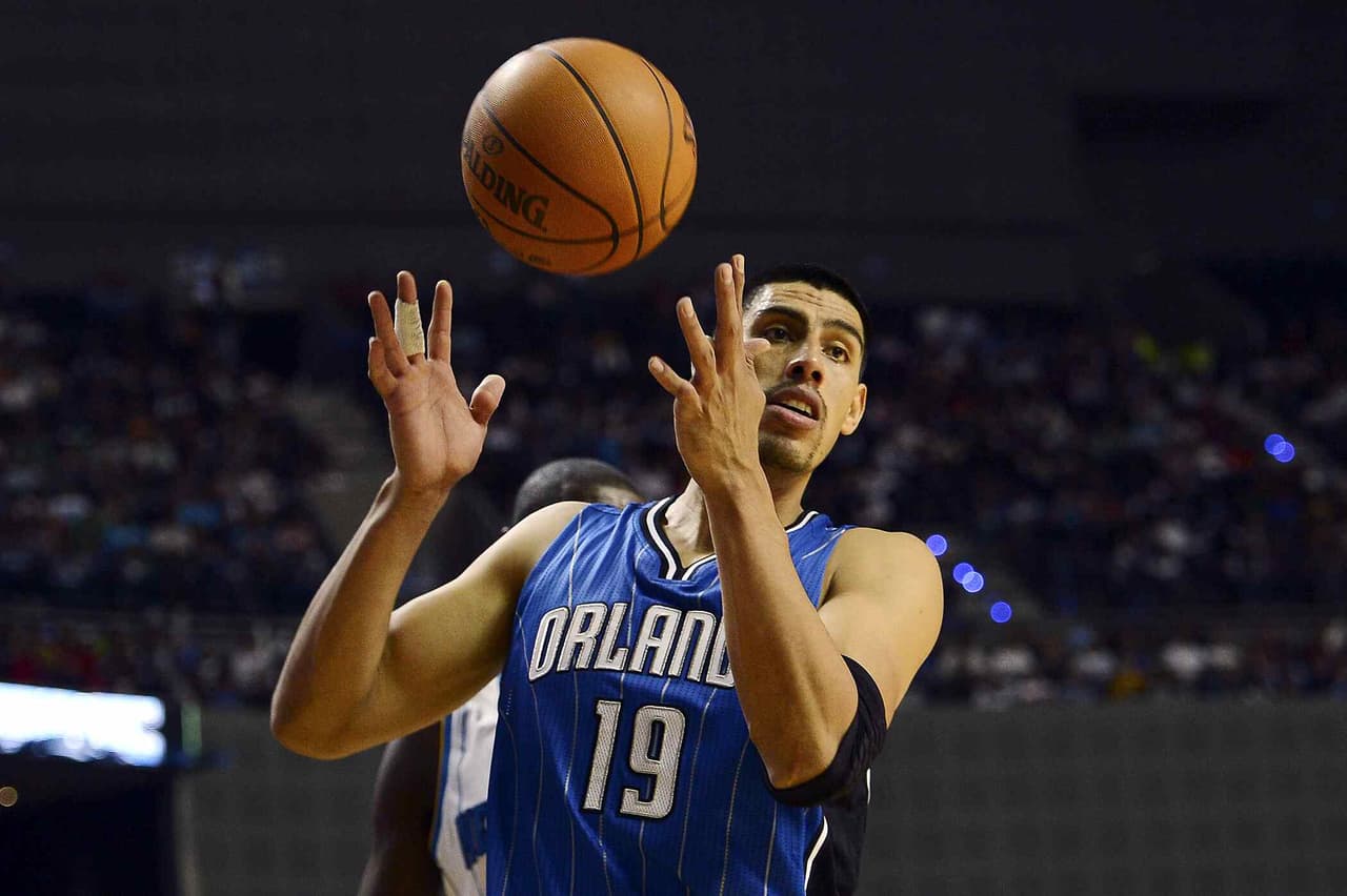 Se enfrentaron los entonces New Orleans Hornets al Orlando Magic, equipo en el que militaba el mexicano Gustavo Ayón, quien esa noche se llevó las palmas y las ovaciones.