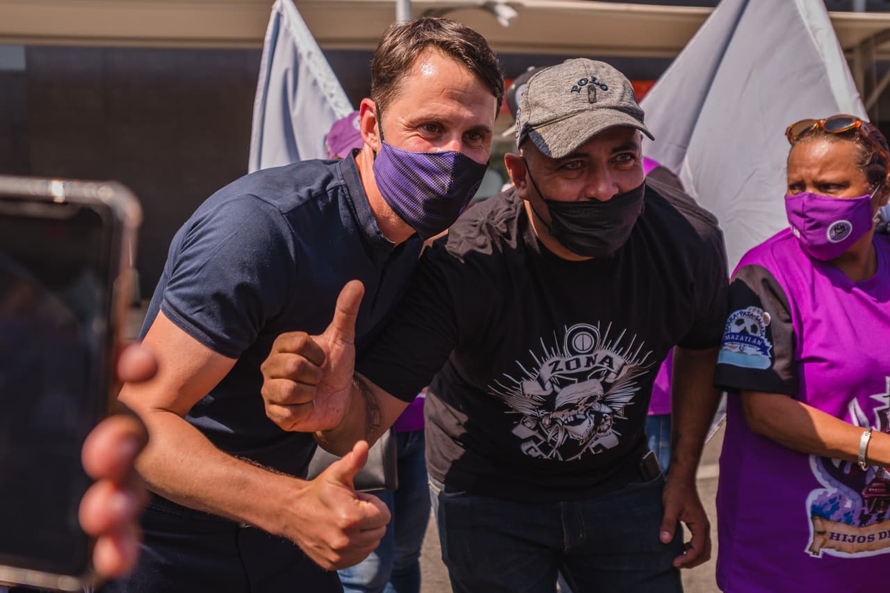 La afición de Mazatlán le da una cálida bienvenida a el nuevo entrenador de sus filas, Beñat San José.