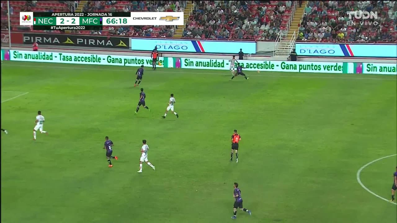 ¡TIRO ATAJADO! disparo por Édgar Méndez.