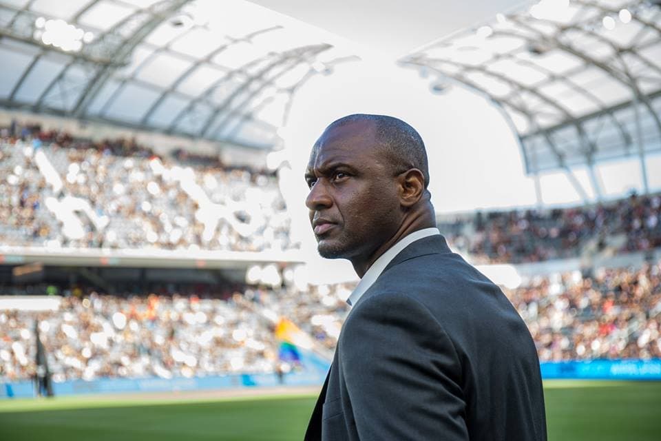 Patrick Vieira desmintió de manera enfática haber firmado un contrato con el Nice de Francia