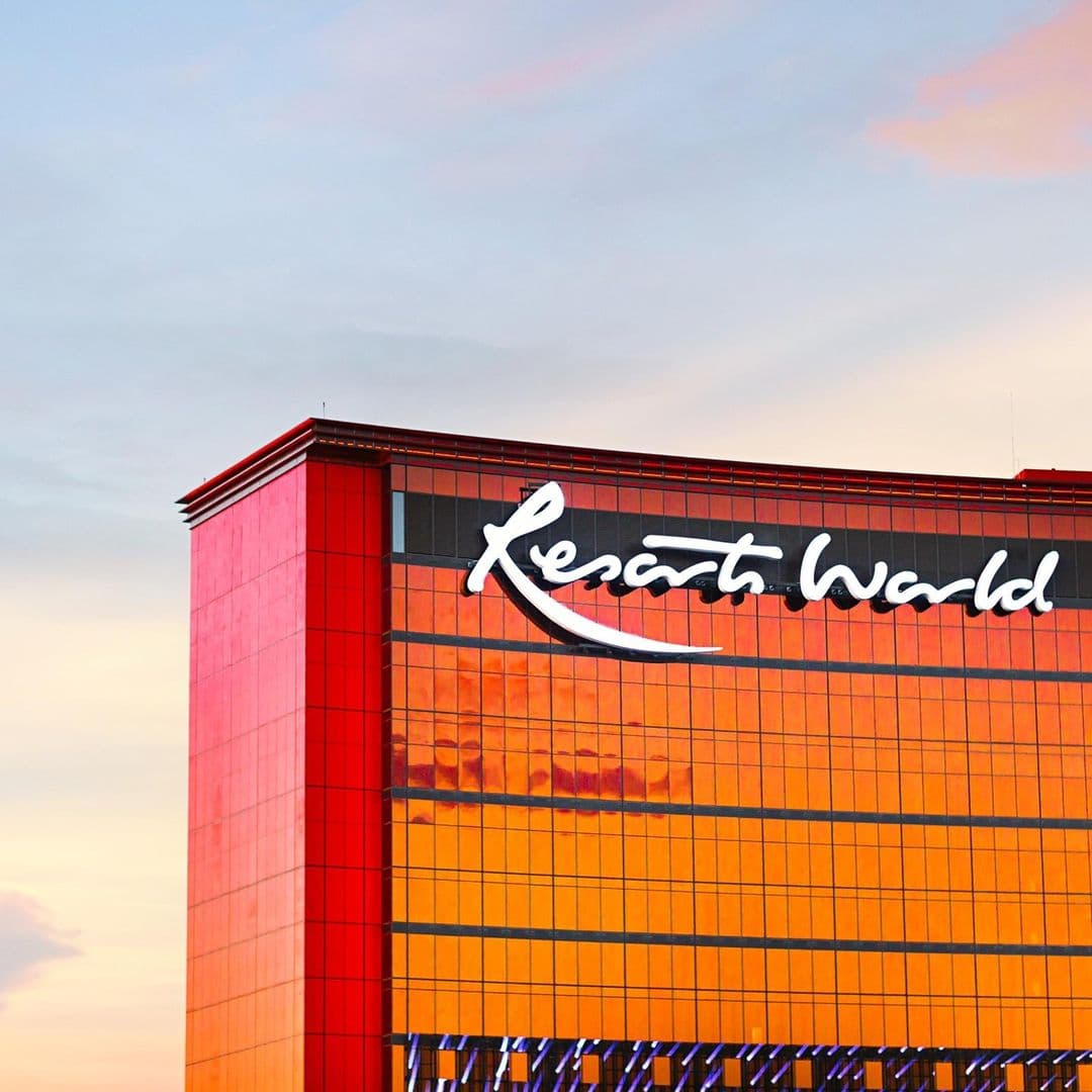 Se informa que tuvo un costo de $ 4.3 mil millones y el hotel cuenta con 3.500 habitaciones.