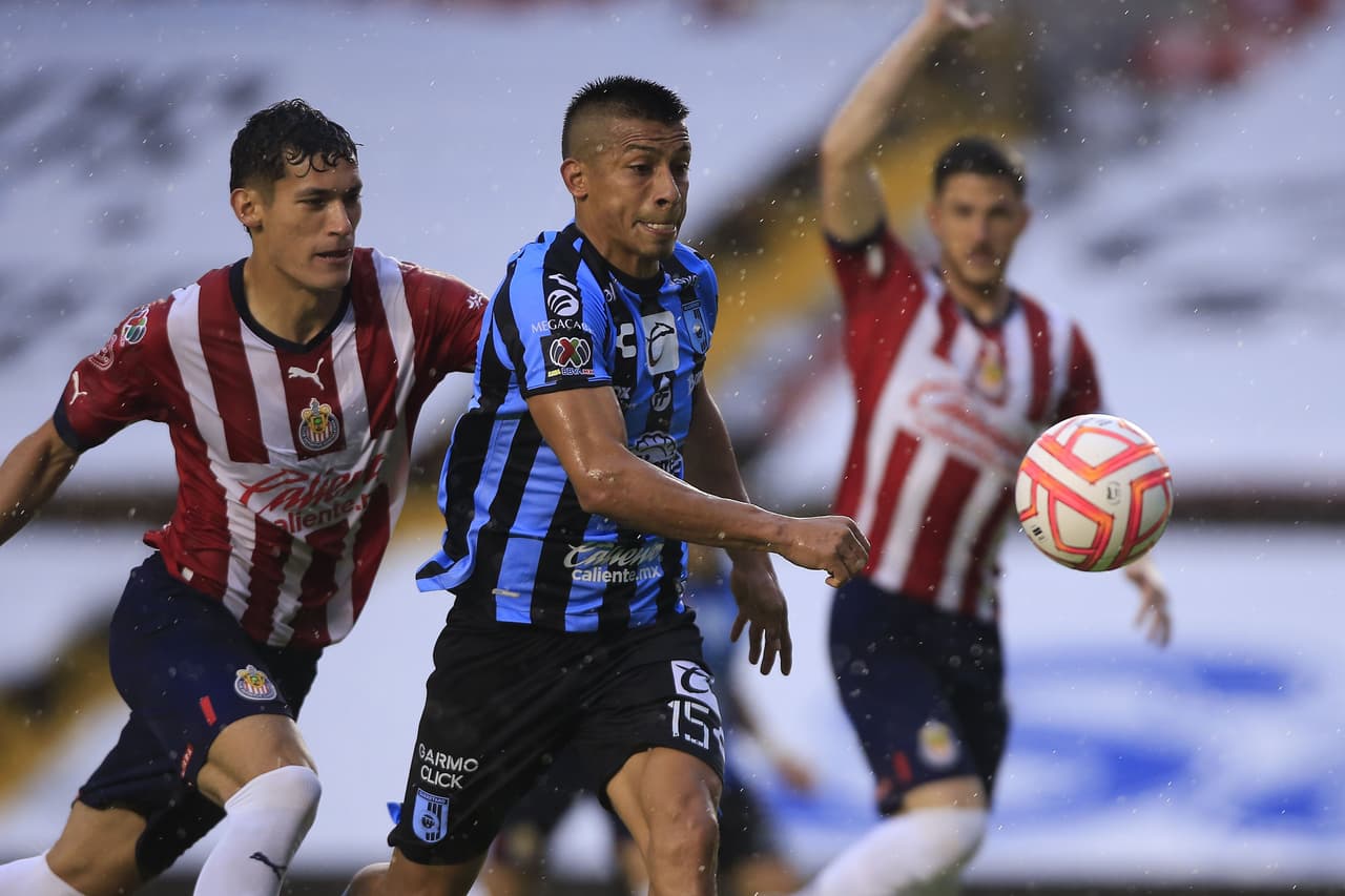 Chivas sigue sin ganar en el Apertura 2022 pese a los goles de Pérez-Bouquet y Alexis Vega, suma 4 empates y dejó ir una gran oportunidad para salir del irregular bache, mientras que los Gallos Blancos tampoco lograron salir del fondo de la tabla general.