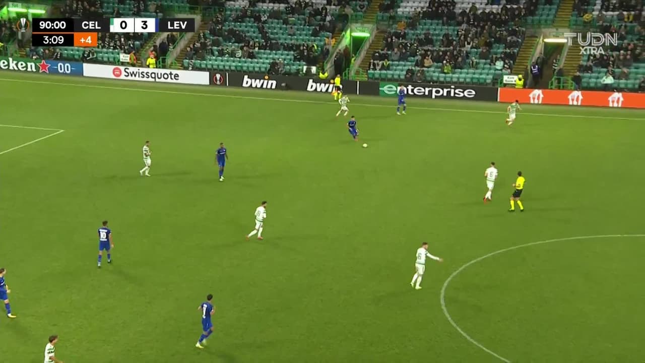 ¡TIRO ATAJADO! disparo por Karim Bellarabi.