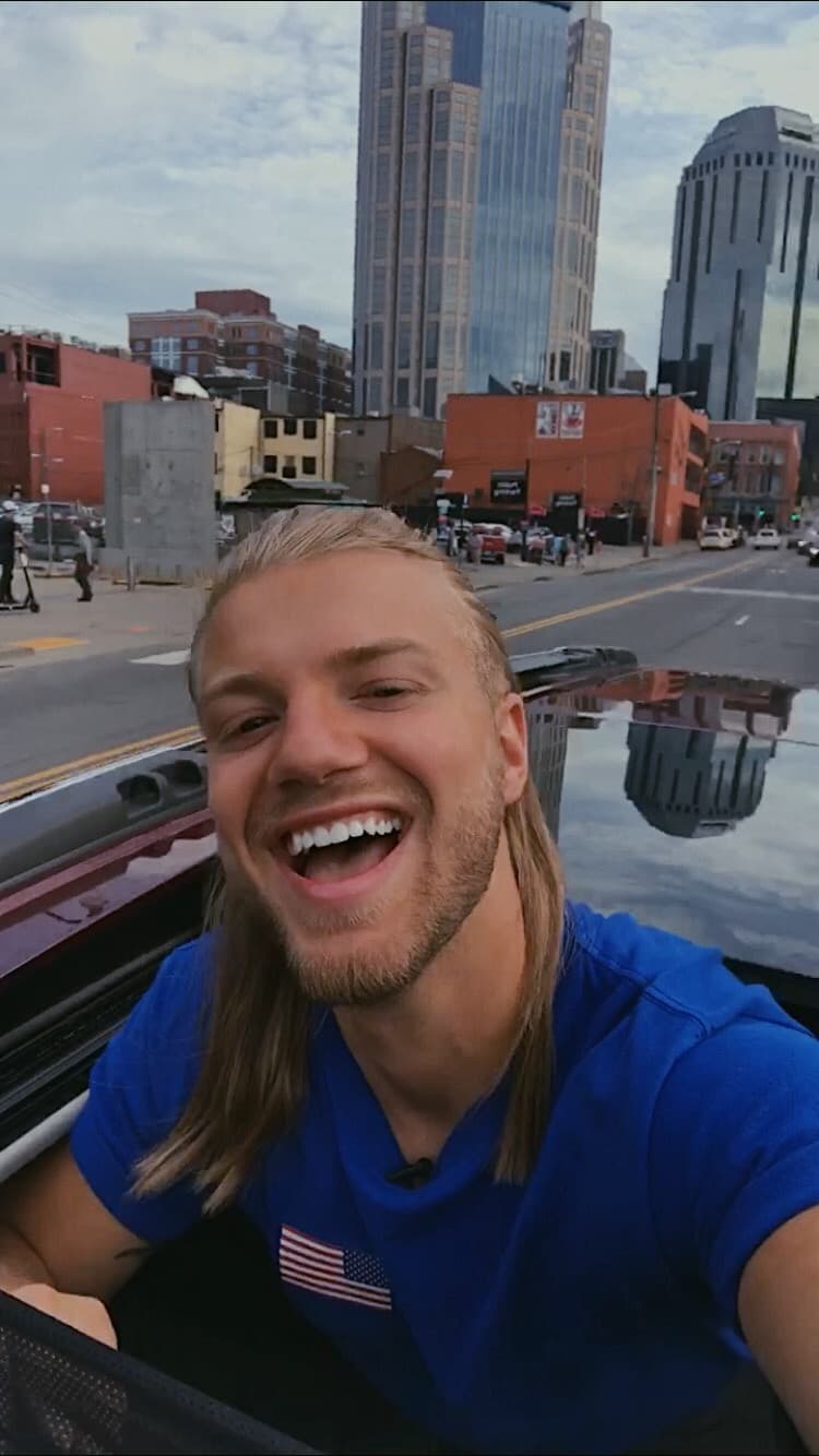 Los participantes en la Carrera de la Copa Oro se alistan para el estreno este lunes a las 11 PM por Univision.