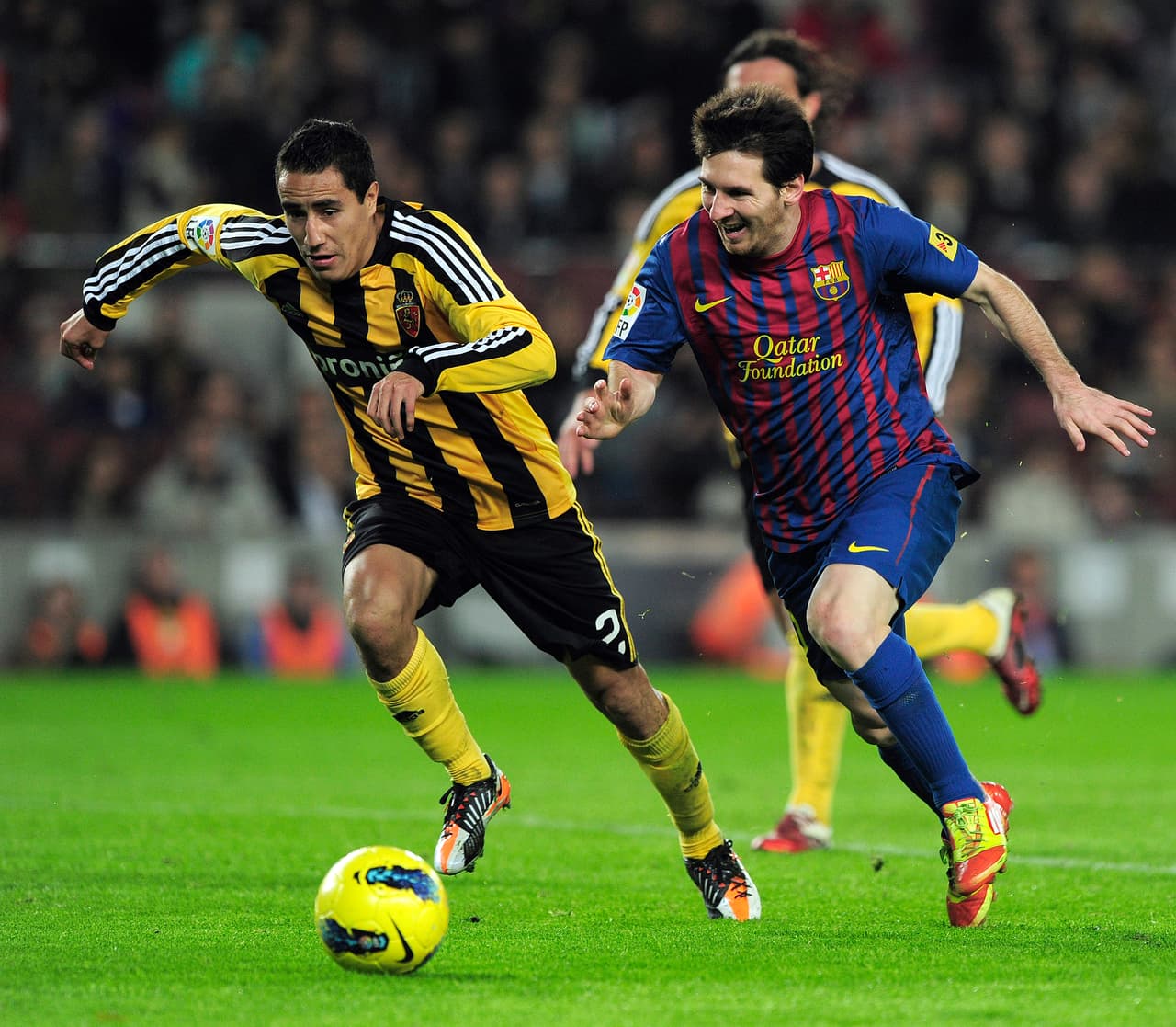 Al no tener la regularidad deseada, fue prestado al Zaragoza en el mismo año que Barrera pero al terminar la temporada regresó a Escocia y posteriormente a México con el América.