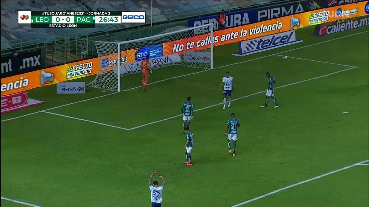 ¡TIRO ATAJADO! disparo por Víctor Guzmán.