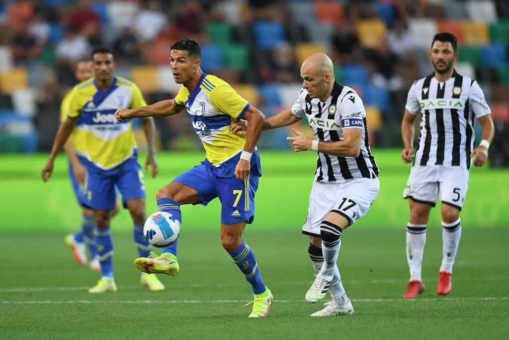 Se empata el partido entre la Juventus y Udinese en la Serie A, con marcador de 2-2. Los de la Veccia Signora ganaban el partido durante la primera mitad con goles de Paulo Dybala y Guillermo Cuadrado, pero Roberto Pereyra convirtió penal y gol para los visitantes, seguido de Gerard Deulofeu; Cristiano anotó el tercero pero fue anulado.
