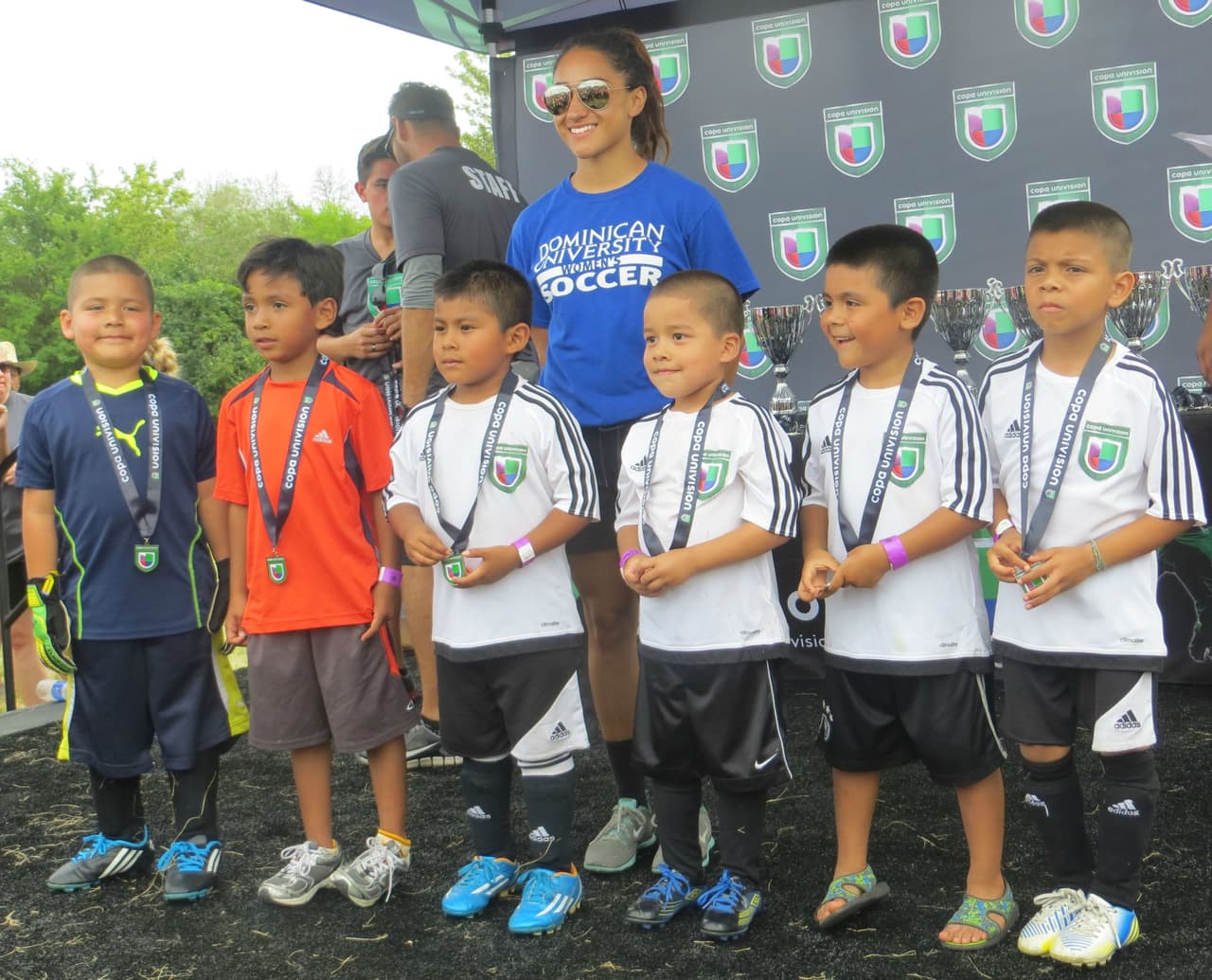 Estos fueron los campeones del primer día del torneo Copa Univision Chicago 2015 y así festejaron.