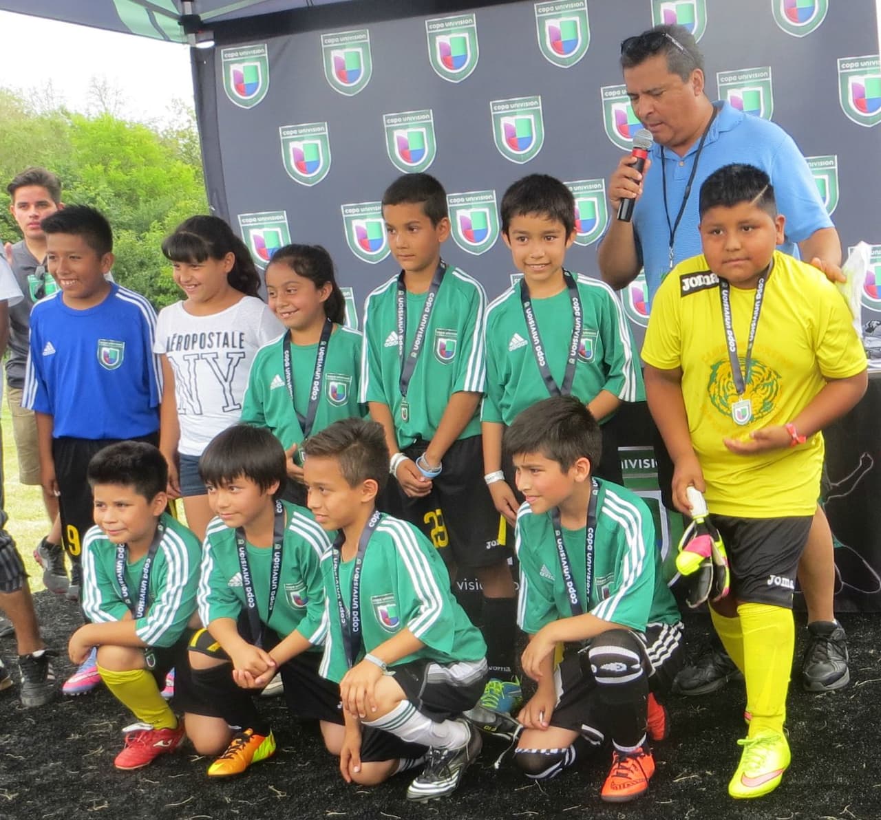 Estos fueron los campeones del primer día del torneo Copa Univision Chicago 2015 y así festejaron.