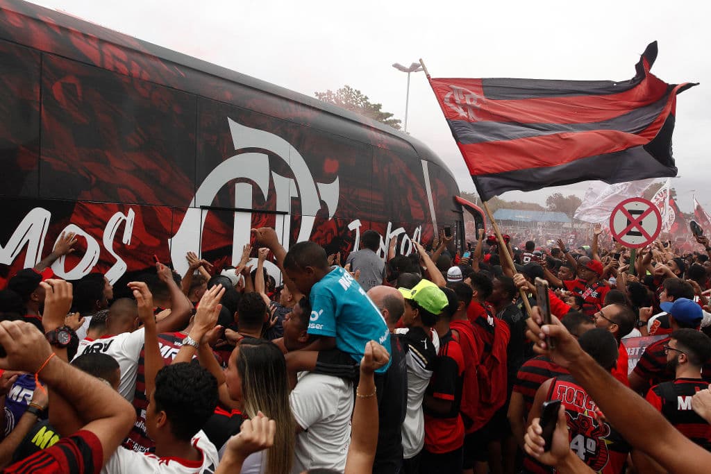Alrededor de 100 mil aficionados se juntaron para despedir a su equipo antes de su partida a Perú para jugar la Final de la Copa Libertadores.