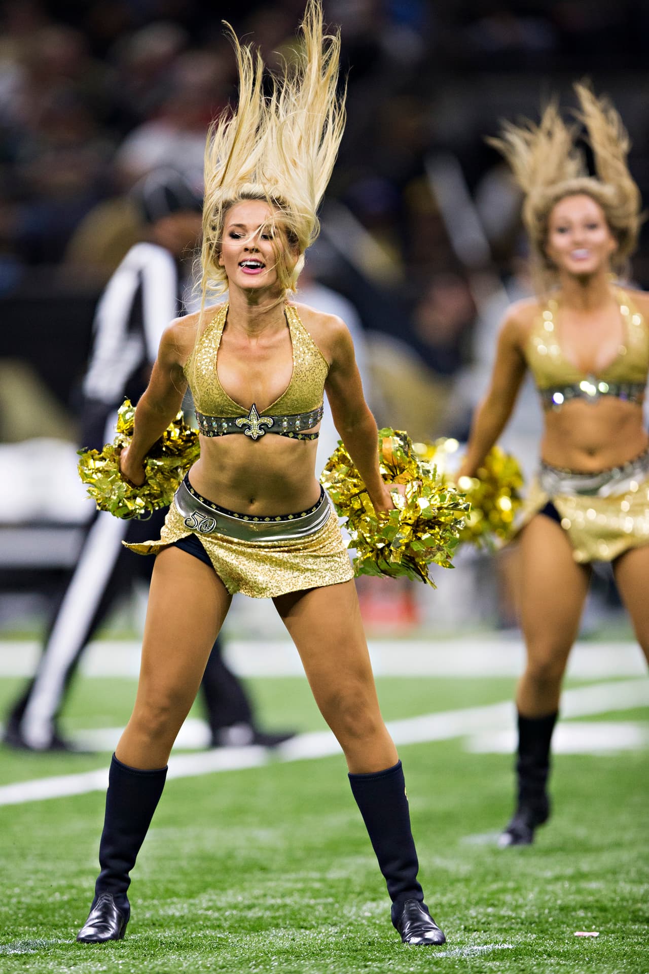 La coreografía de las animadoras y la coordinación del equipo en la cancha estuvieron a la par.