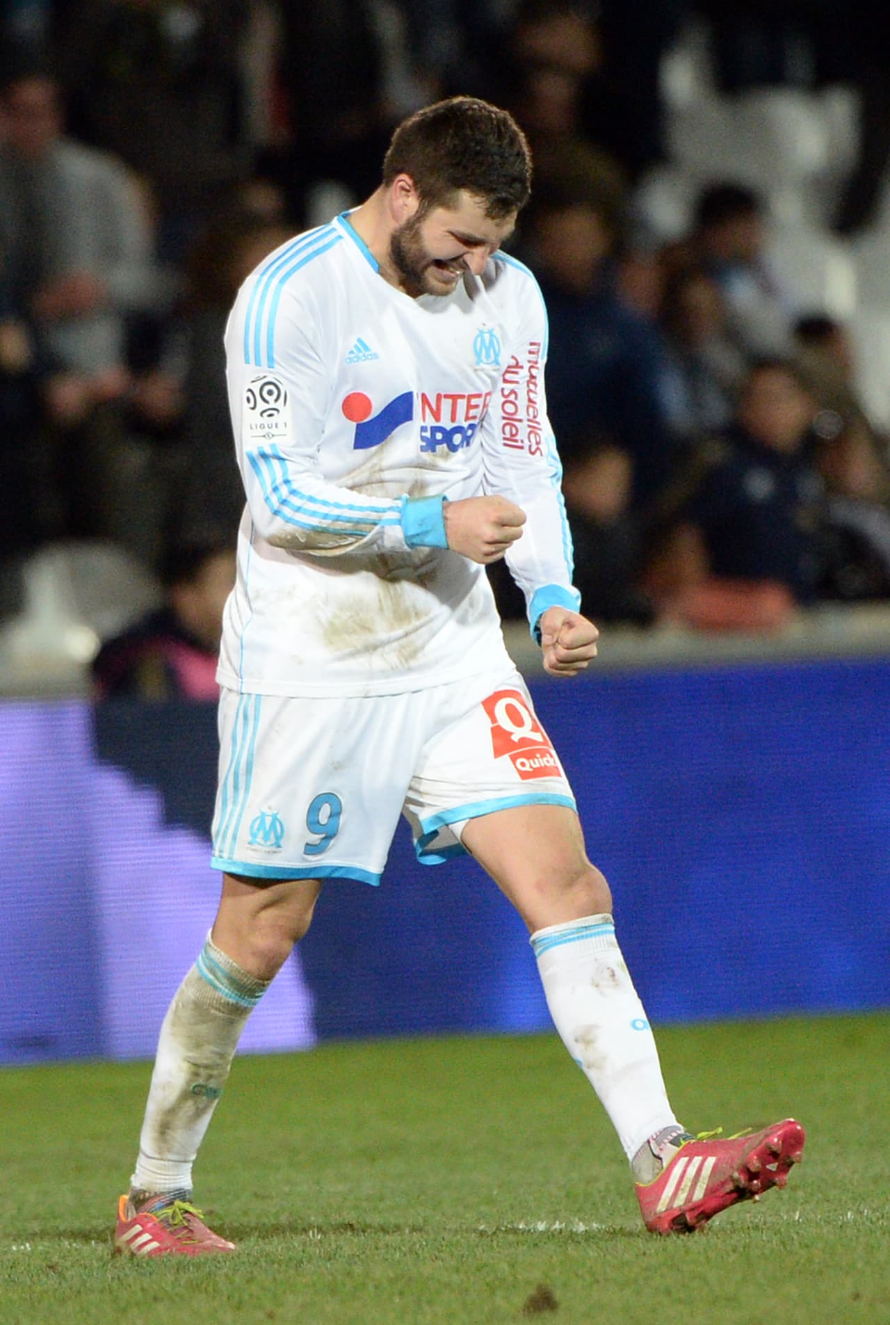 Gignac será el mejor pagado del fútbol mexicano cobrando cuatro millones de euros anuales, unos cuatro millones y medio de dólares.