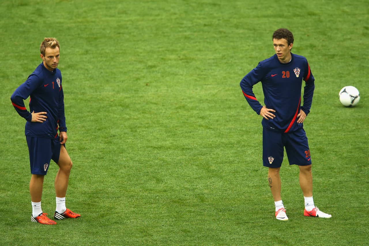 Comenzó a ser habitual de una generación dorada encabezada por Iván Rakitic y Luka Modric.