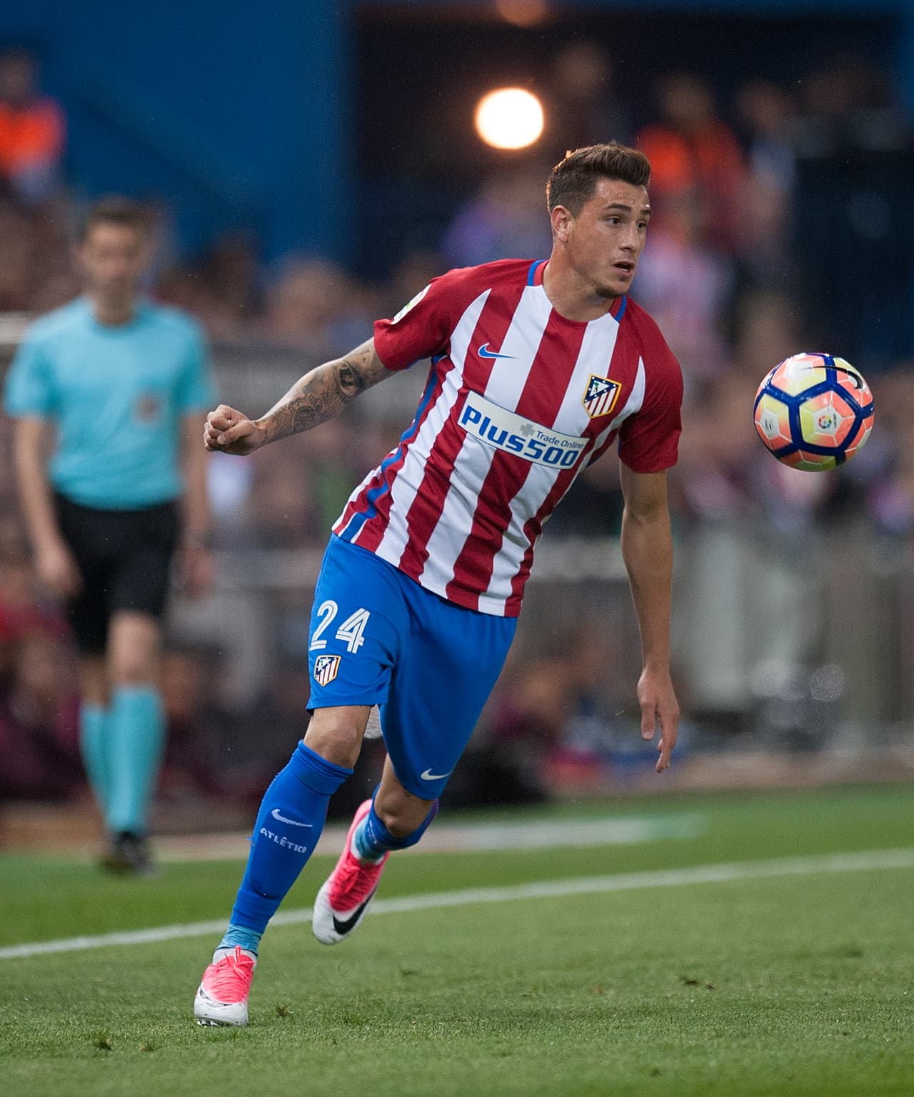 MADRID, SPAIN - APRIL 25: Jose Maria Gimenez of Club Atletico de Madrid in action during the La Liga match between Club Atletico de Madrid and Villarreal CF at estadio Vincente Calderon on April 25, 2017 in Madrid, Spain. (Photo by Denis Doyle/Getty Images)