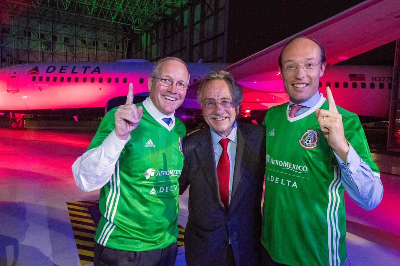 "Hoy es un punto de inflexión que para la Federación Mexicana de Futbol es muy importante: firmar esta alianza con Aeroméxico-Delta representa parte de la visión que tenemos en la federación de ir construyendo ese futuro que nos hemos puesto en el horizonte para el año 2026", expresó Decio de María.