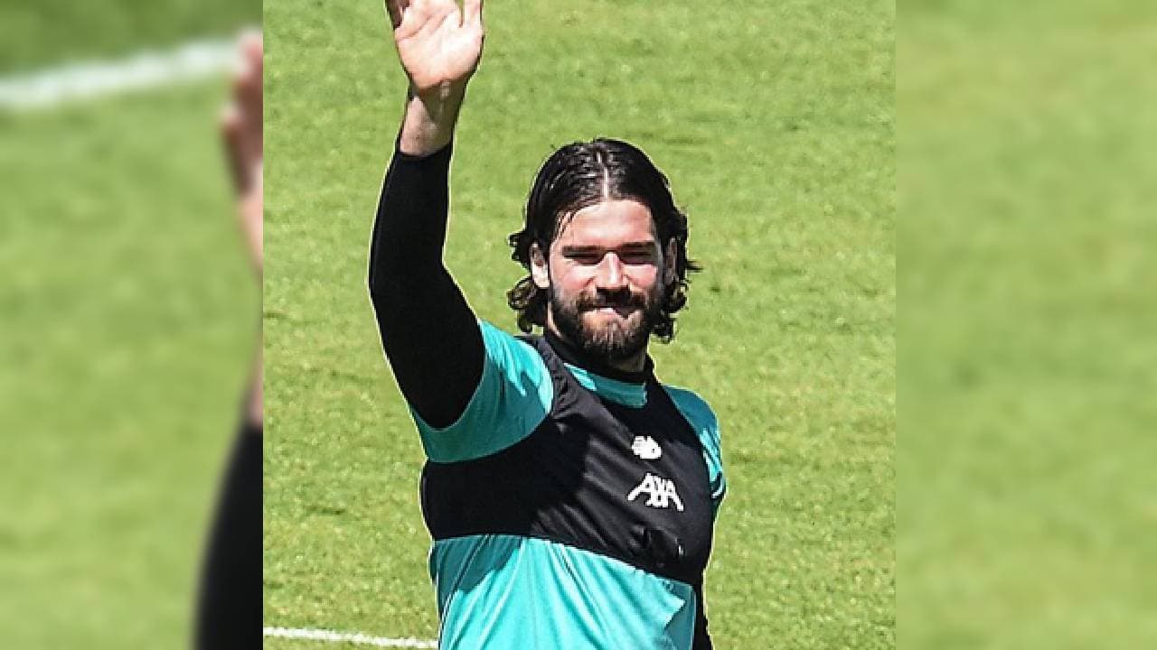 Alisson Becker | De vuelta a los entrenamientos, los futbolistas podrían marcar tendencia en peinados. ¿Con cuál te quedas?