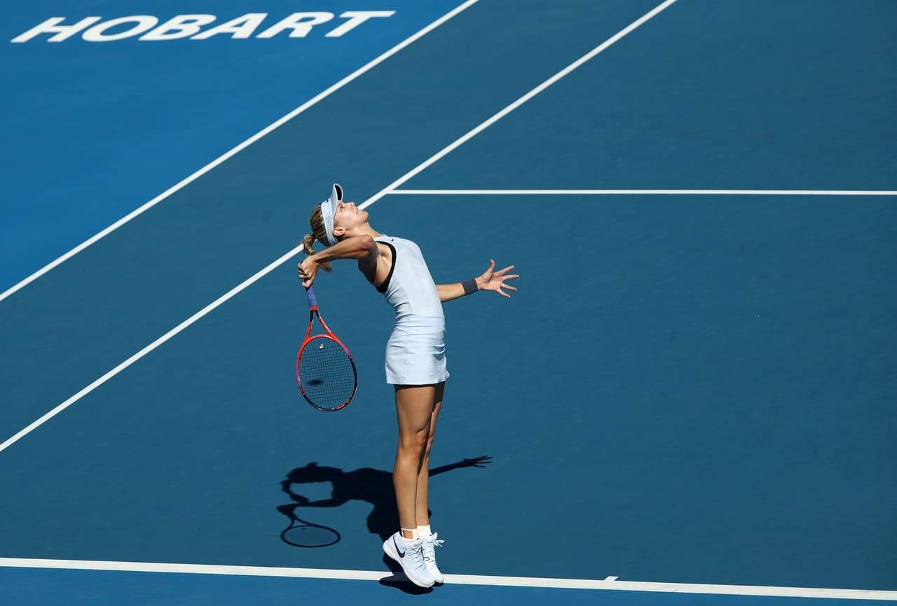 La canadiense Eugenie Bouchard es una de las tenistas más bellas del alto nivel en Miami Open. Ante la dificultad de sus rivales y para no perdersela en acción es mejor verla desde el primer juego.