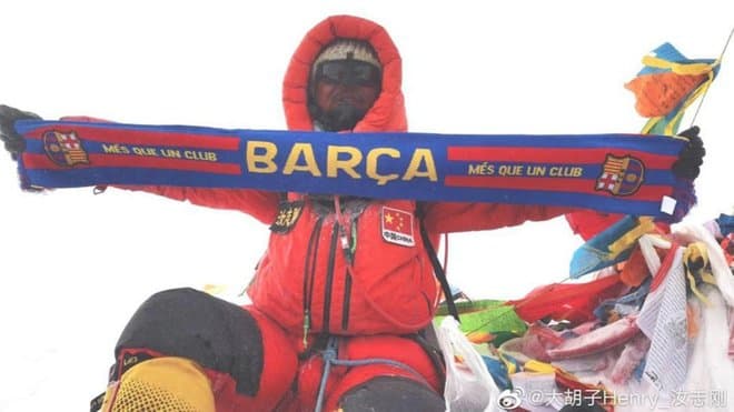 El Barcelona, otra vez en la cima del mundo desde el Everest