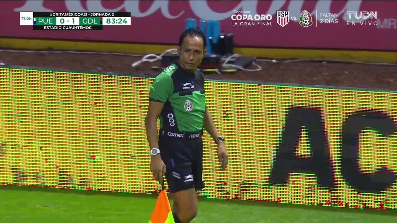 ¡TIRO ATAJADO! disparo por Daniel Alvarez.