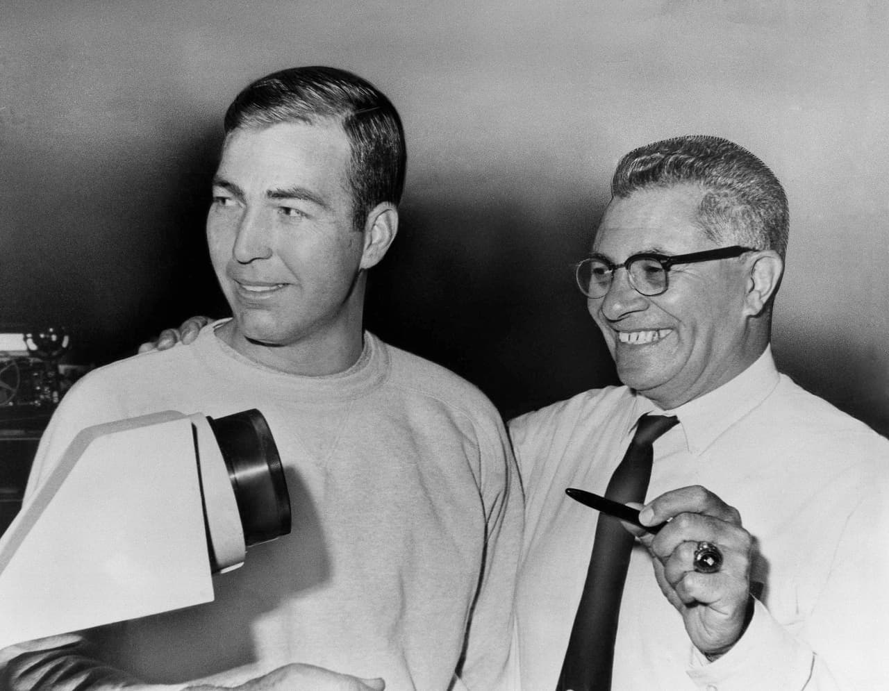 Tras caer en el juego por el título de la liga en 1960 en la primera participación de 
<b>Starr</b> en los Playoffs, los Packers nunca perdieron otro duelo de Postemporada con él como quarterback, registrando una marca de 9-0 que incluyó 
<b>victorias sobre los Kansas City Chiefs y los Oakland Raiders en los primeros dos Super Bowls</b>.