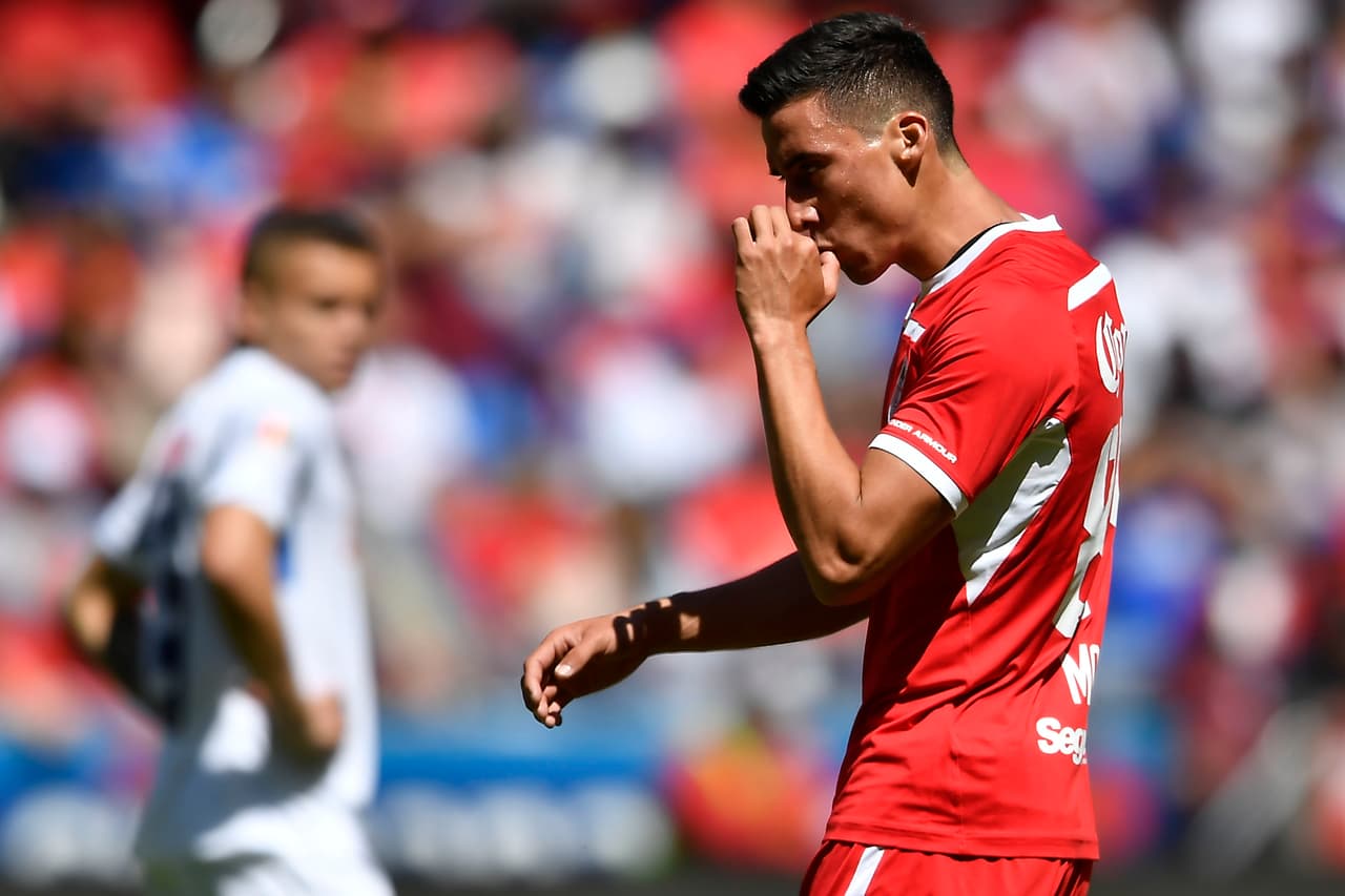 <b>Adrián Mora - Toluca. </b>Con su frentazo le dio el empate 1-1 a los Diablos Rojos en el pulzo ante Cruz Azul en el Estadio Nemesio Diez.