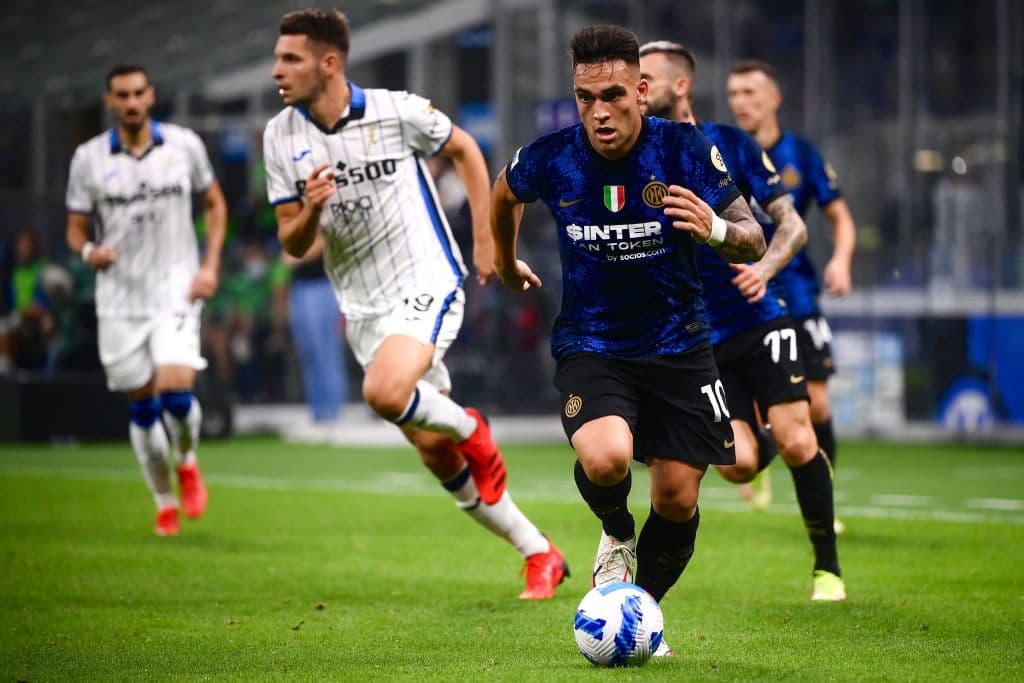 Inter de Milan y Atalanta empatan 2-2, Genoa y Hellas Verona empatan 3-3 y el Milan es el único que logra sumar tres putnos tras vencer 1-2 al Spezia.
