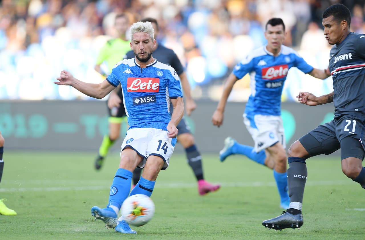 Al minuto 13’ llegó el primer gol del partido. Con participación de Chucky, Mertens la empuja al fondo para adelantar a los locales.