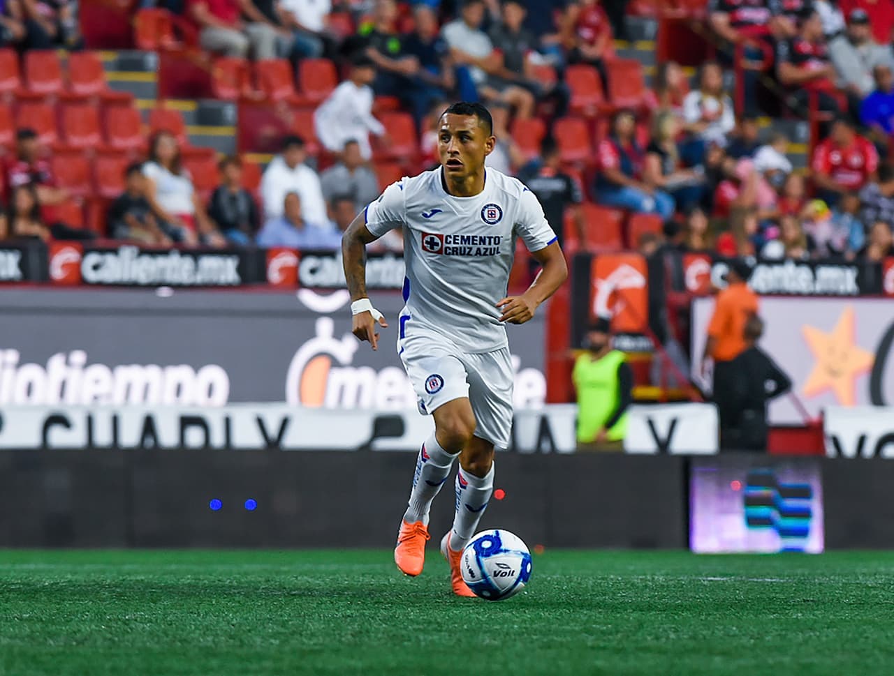 Con goles de Velázquez, Balanta y 'Cubo' Torres, Xolos remontó de último minuto para arrebatarle los tres puntos a Cruz Azul. Aguilar y Yotún anotaron para La Máquina.