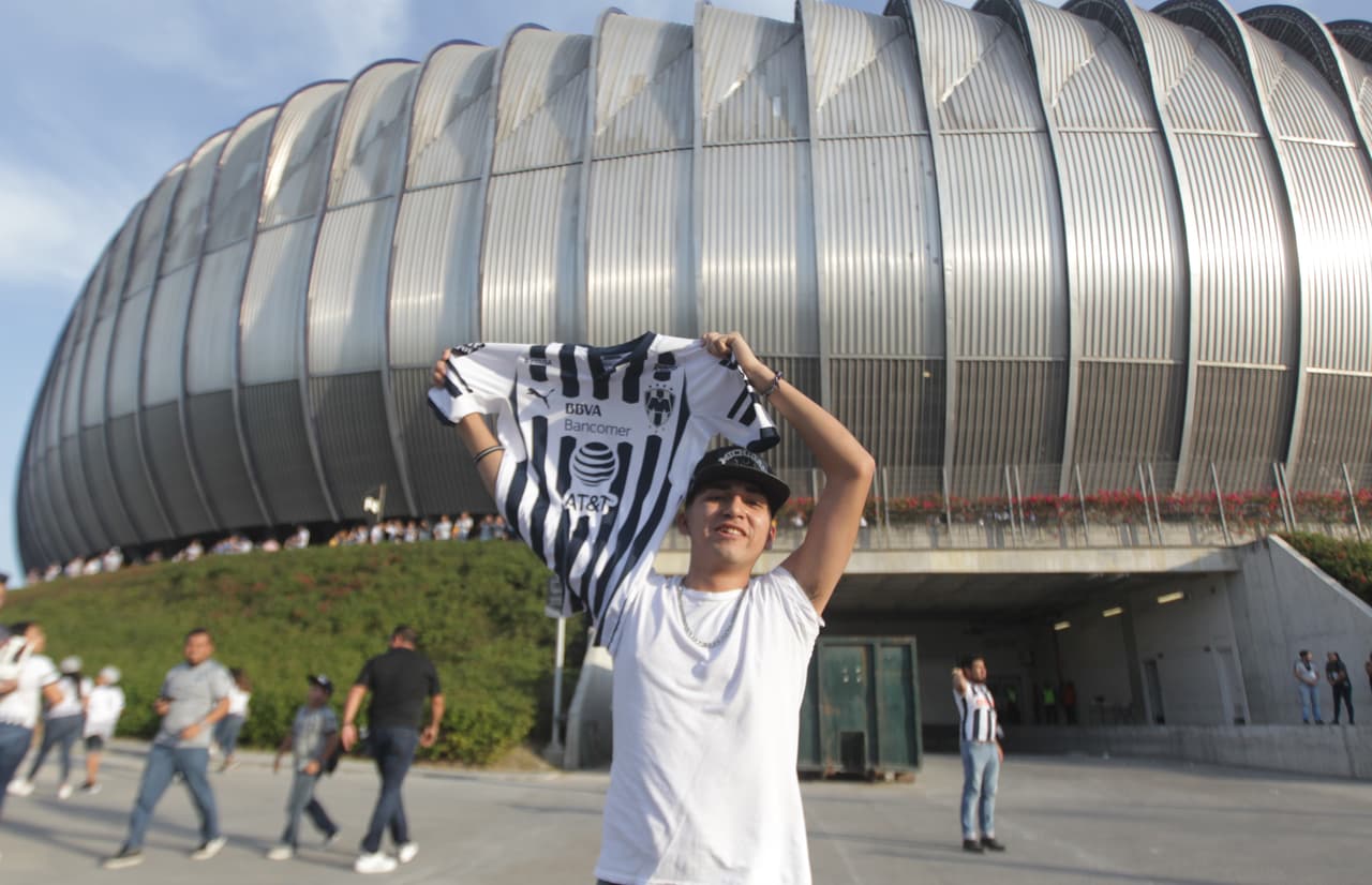 Los fanáticos de Rayados listos para el Clásico Regio en el Estadio Bancomer por la Jornada 10 del 
<a href="https://www.univision.com/deportes/futbol/liga-mx/" target="_blank">Clausura 2019</a>.