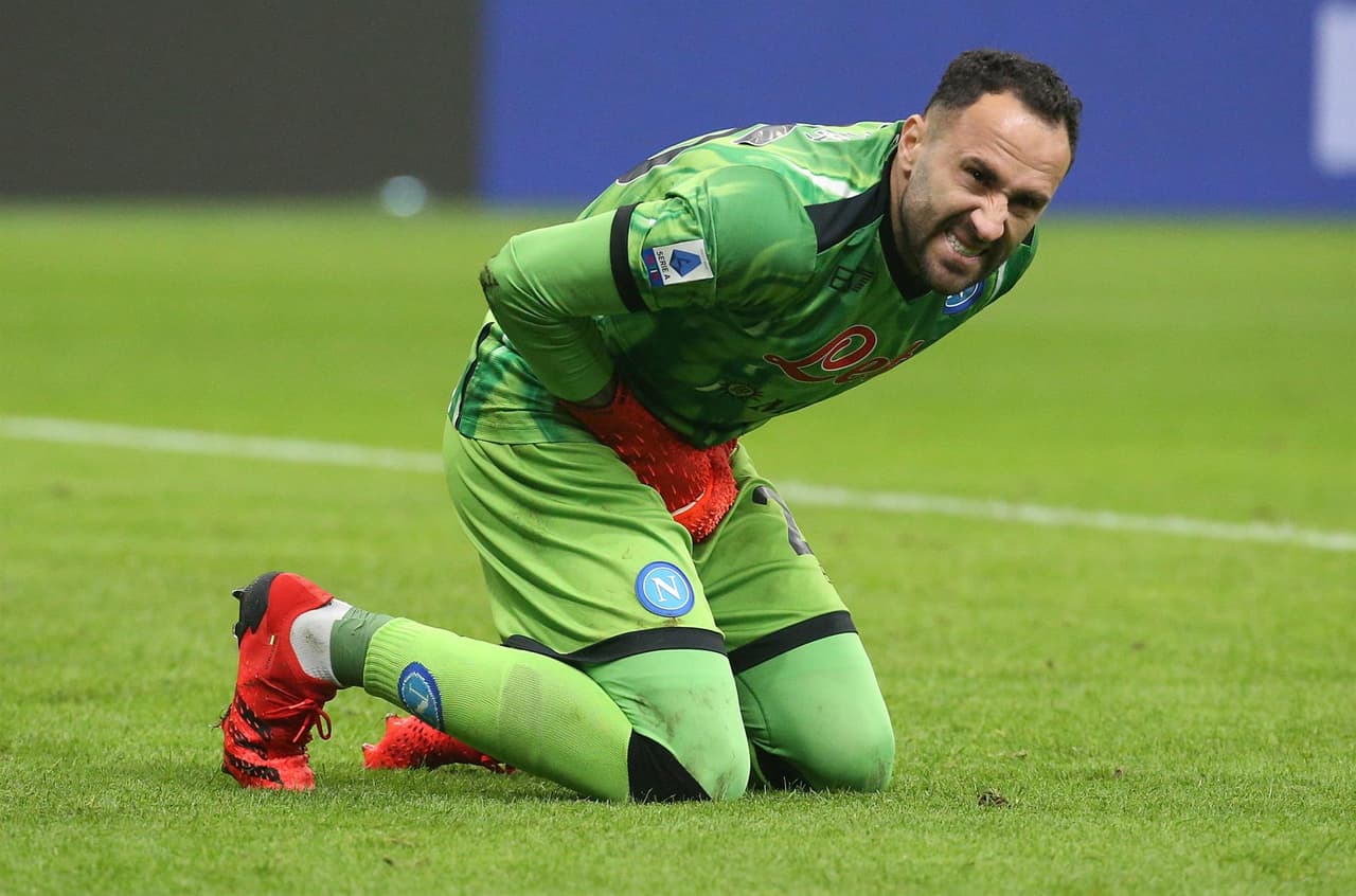 Napoli no pudo ante el Inter y cae 2-3 tras partidazo en la Serie A. Zielinski y Mertens anotaron para la escuadra 'Azzurri', mientras que Calhanoglu, Perisic y Lautaro le dieron la victoria a los de Milan; el 'Chucky' Lozano jugó 75 minutos.