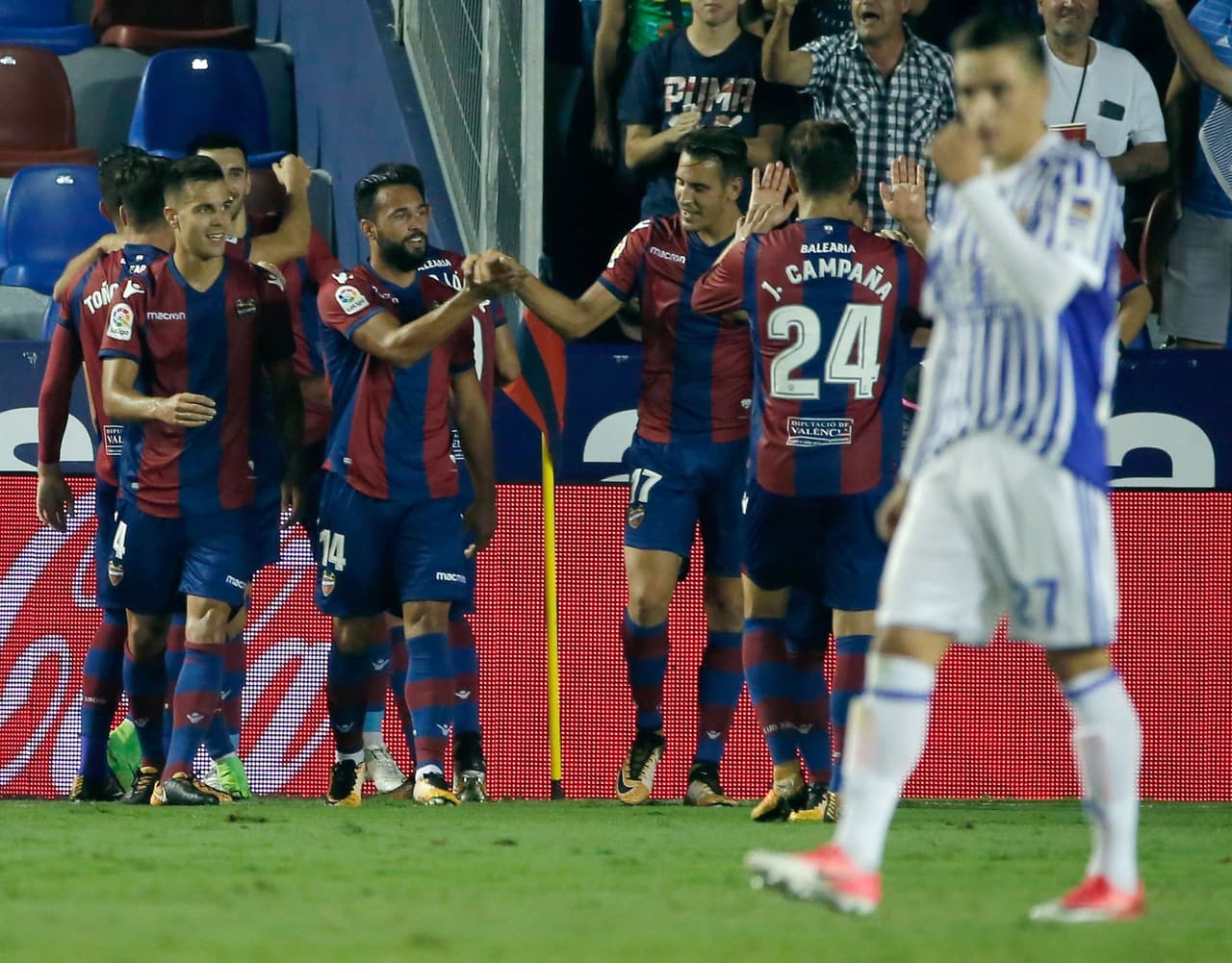 José Luis Morales sacó el centro desde la derecha y el defensor metió un latigazo perfecto que Rulli apenas vio cómo entraba en su portería por el ángulo superior izquierdo.