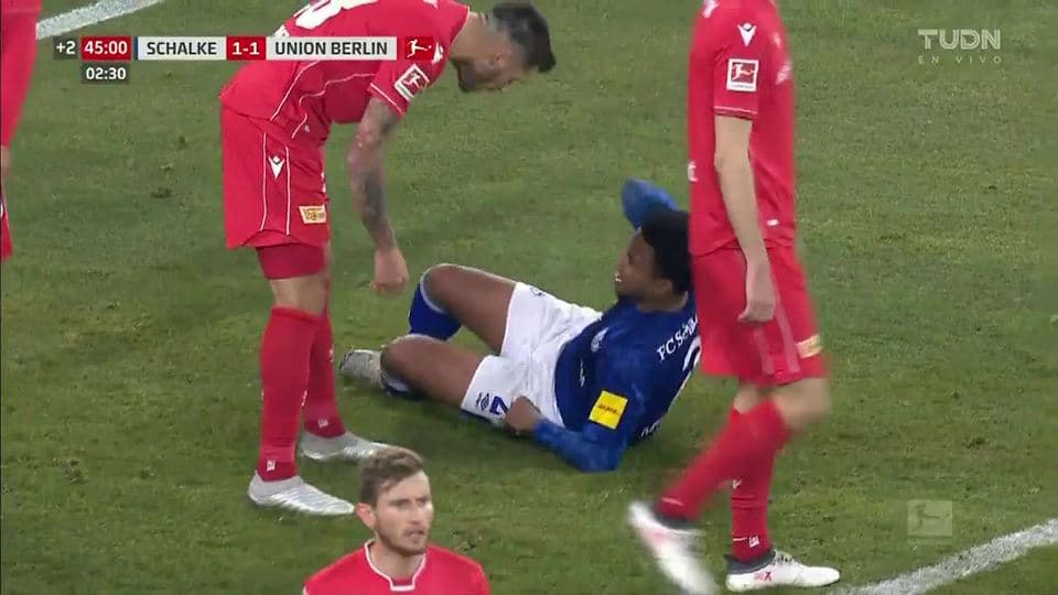 Tiro de esquina para FC Schalke 04