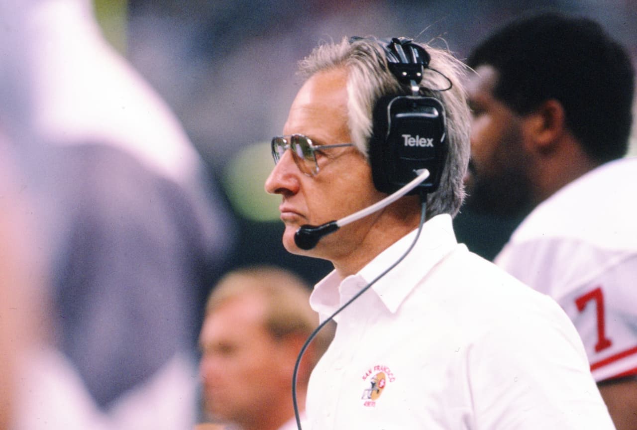 George Seifert tomó el cargo del legendario Bill Walsh y lo hizo como campeón.