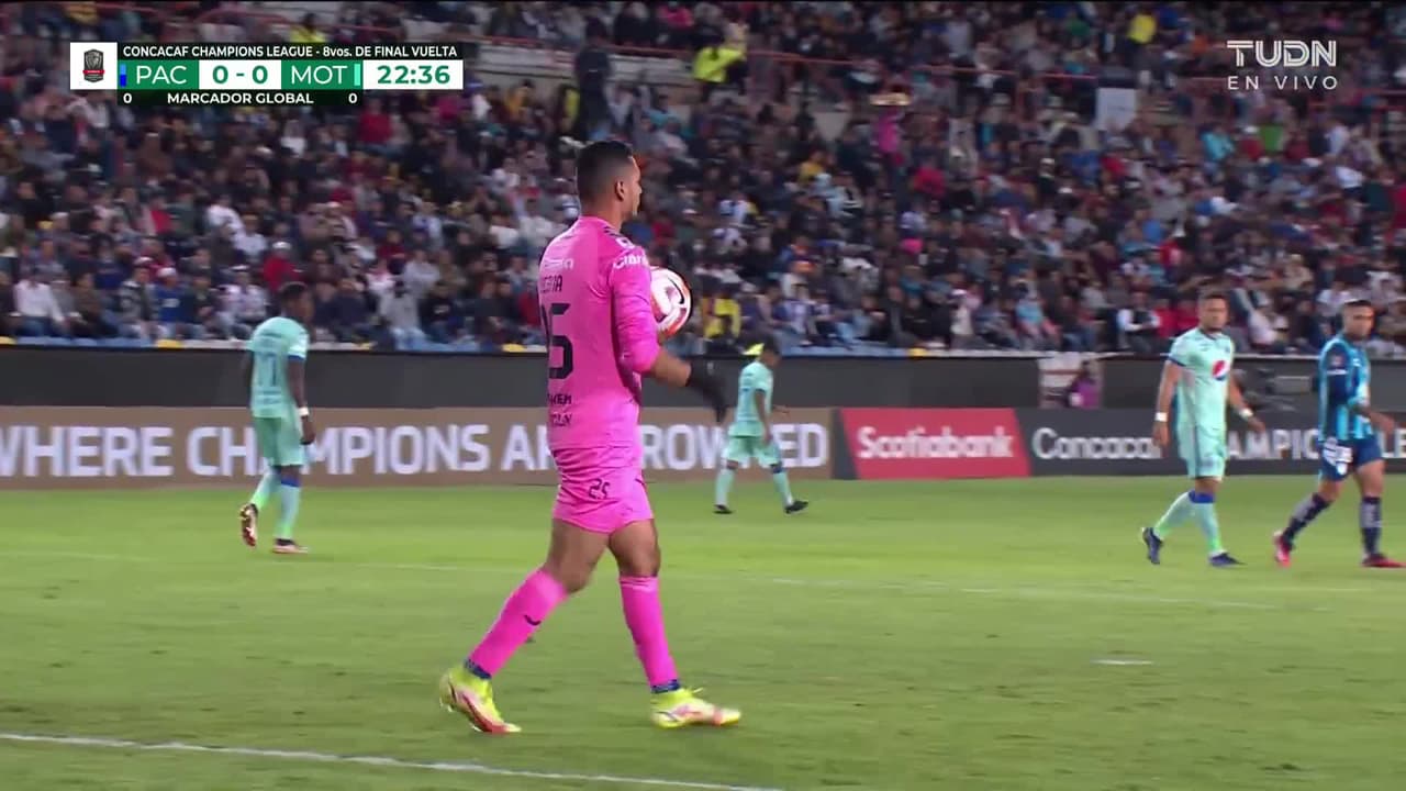 ¡TIRO ATAJADO! disparo por Cristian Arango.