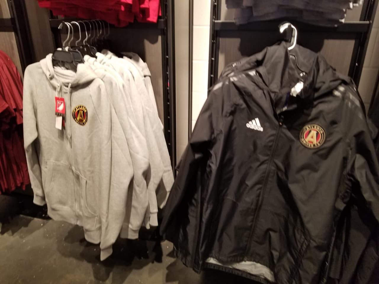 La tienda del Atlanta United ofrece una gran variedad de opciones para sus fans en esta ocasión especial.