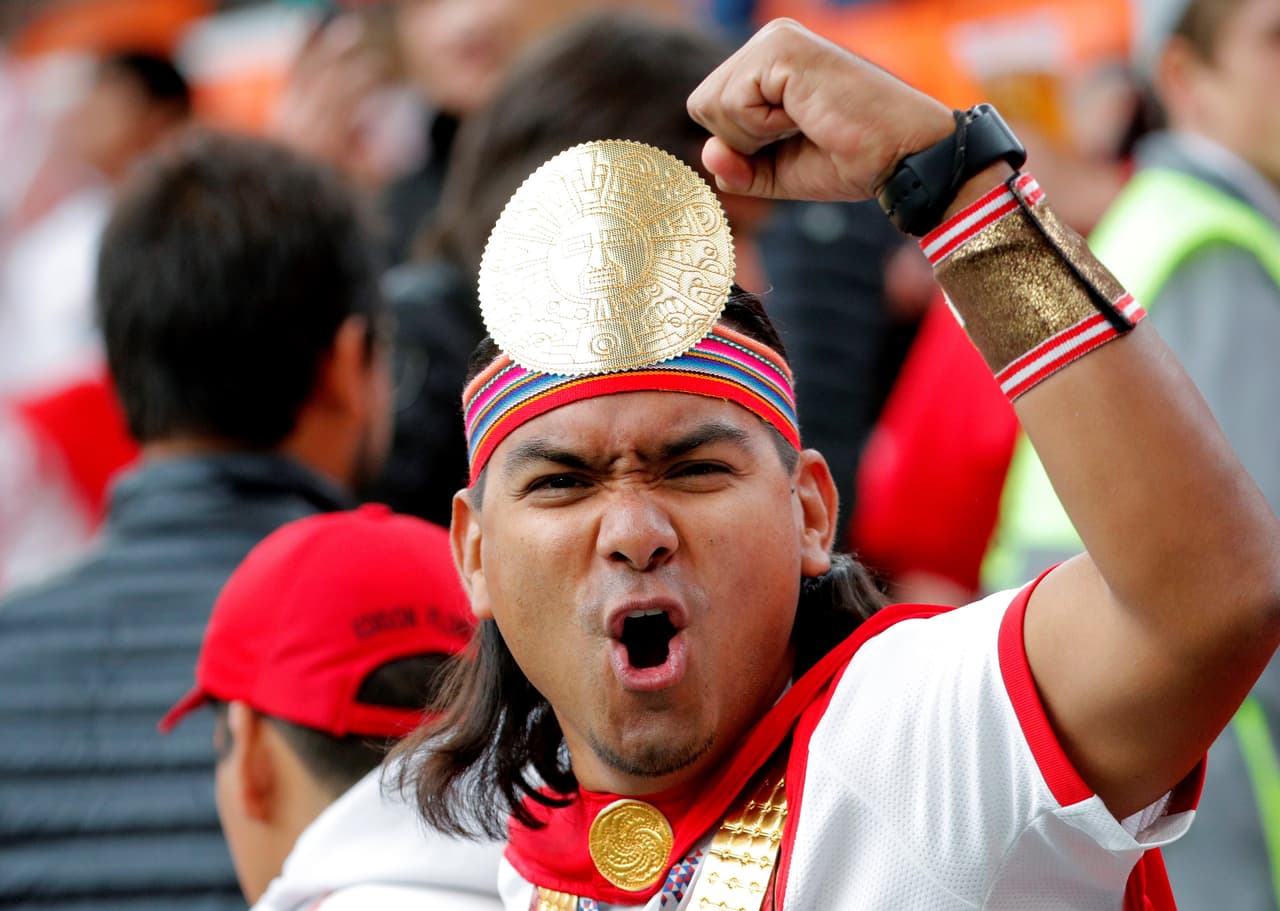 El colorido y fiesta de los fanáticos, en su mayoría de los incas, se apoderó de Ekaterinburgo en medio del partido entre Francia y Perú, en la segunda jornada del grupo C del Mundial de Rusia 2018.