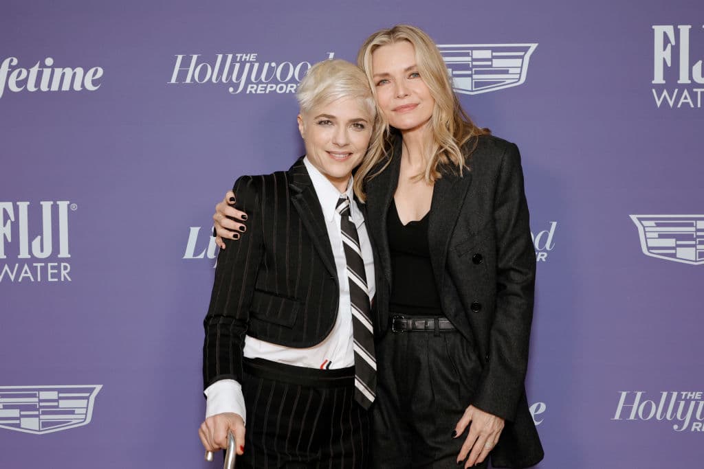 Pfeiffer sobresaltó el valor de Blair para luchar públicamente contra la esclerosis múltiple, que le diagnosticaron en 2018.