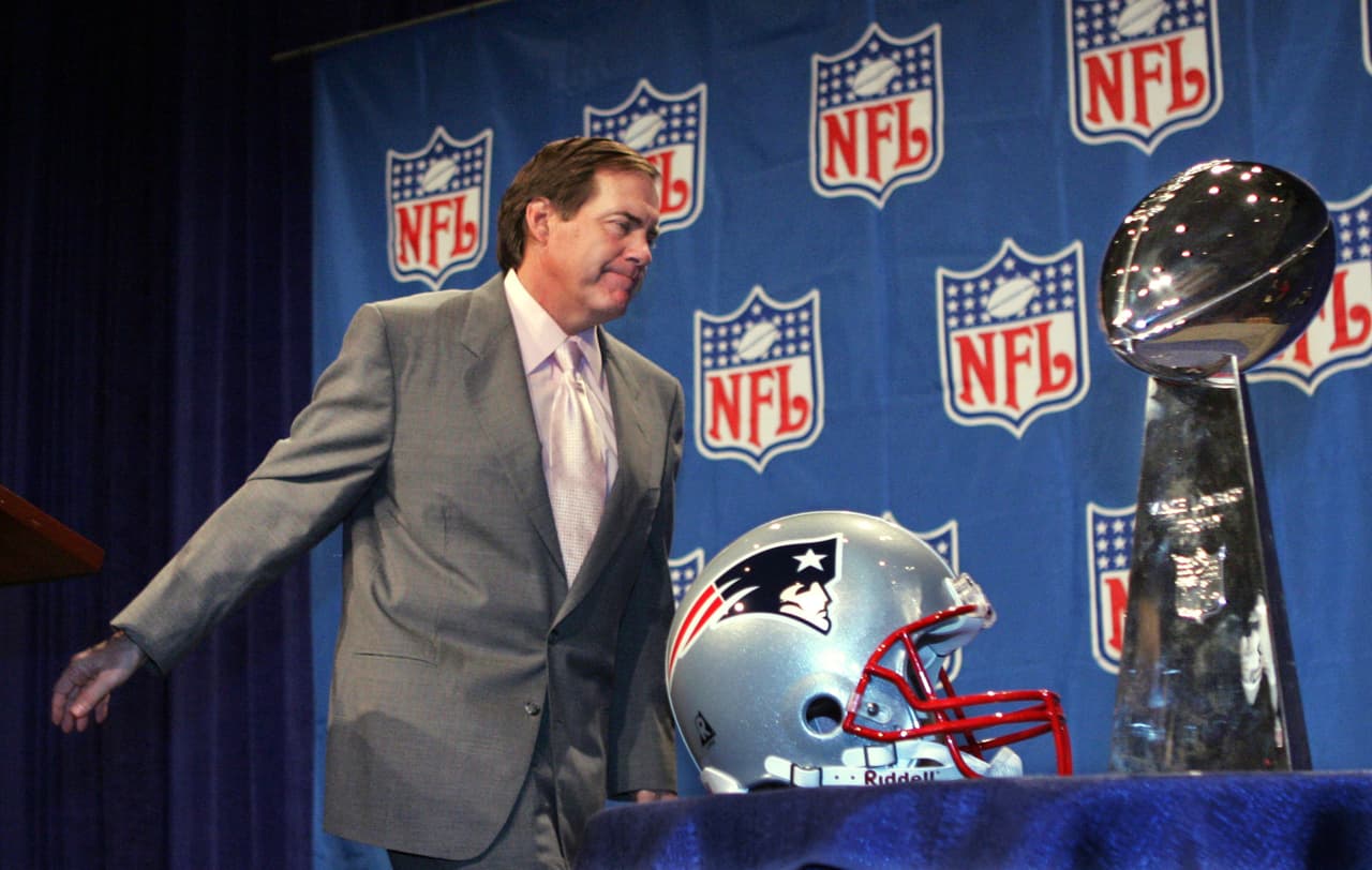 PATRIOTS POR EL NOVENO Los New England Patriots buscan establecer un nuevo récord, más apariciones en Super Bowls con 9. En este momento están empatados con Dallas y Pittsburgh en 8. Pero los Cowboys no aparecen desde hace 20 años y los Steelers desde la edición XLV.