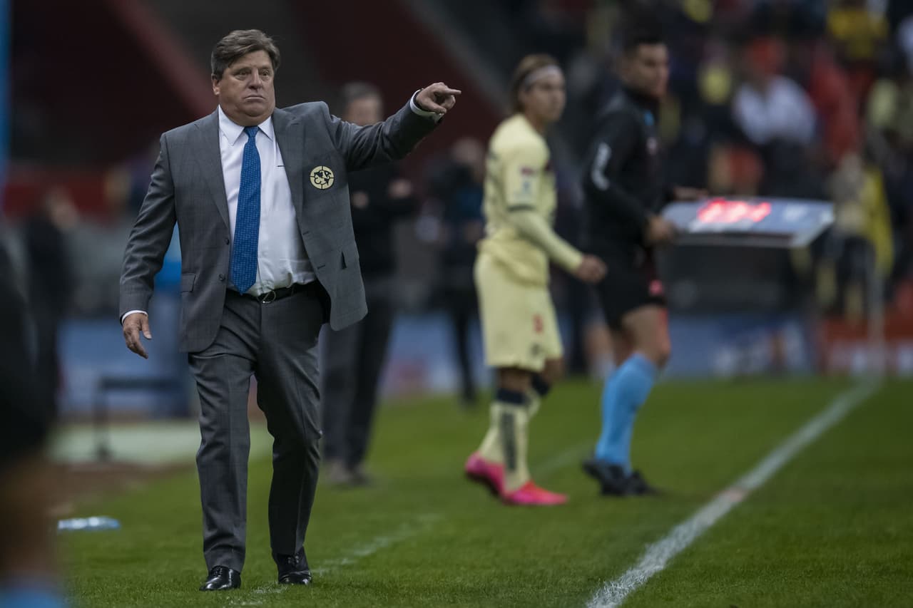 Miguel Herrera reprocha a Jorge Sánchez tras la derrota