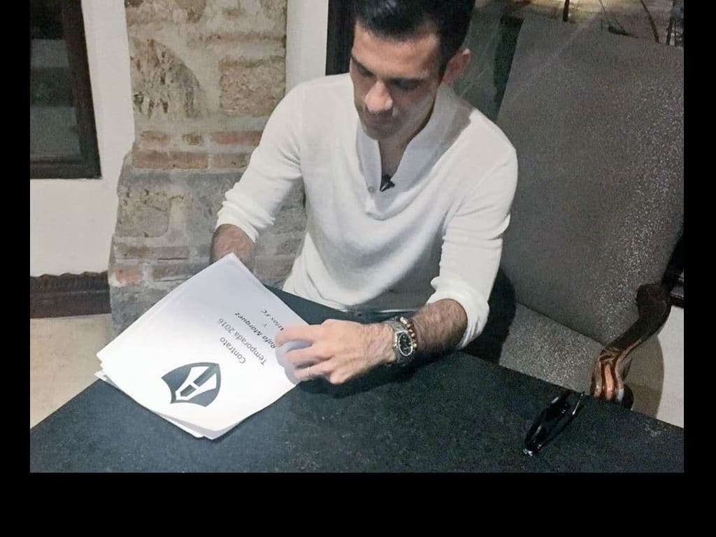 Rafael Márquez ya firmó su contrato con Atlas